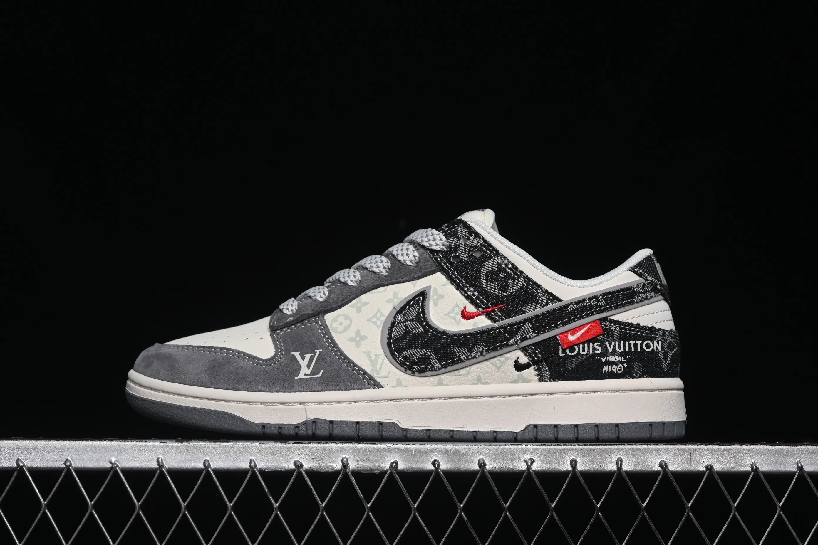 All Categories Nk SB Dunk Series Nk SB Dunk Low High-end Customized Low-top Shoes Nike SB Dunk Low LV Co-branded Zhubahei Denim Anniversary High-end Customized Low-top Casual Shoes YX5066-387
